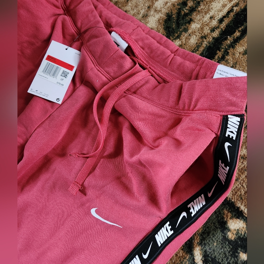 Nike sweatpants Only. - Picture 9 of 16